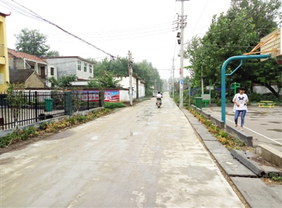 舞阳县九街镇都岗村位于九街镇最西端,西临姜店乡光国杨村,南临吴城